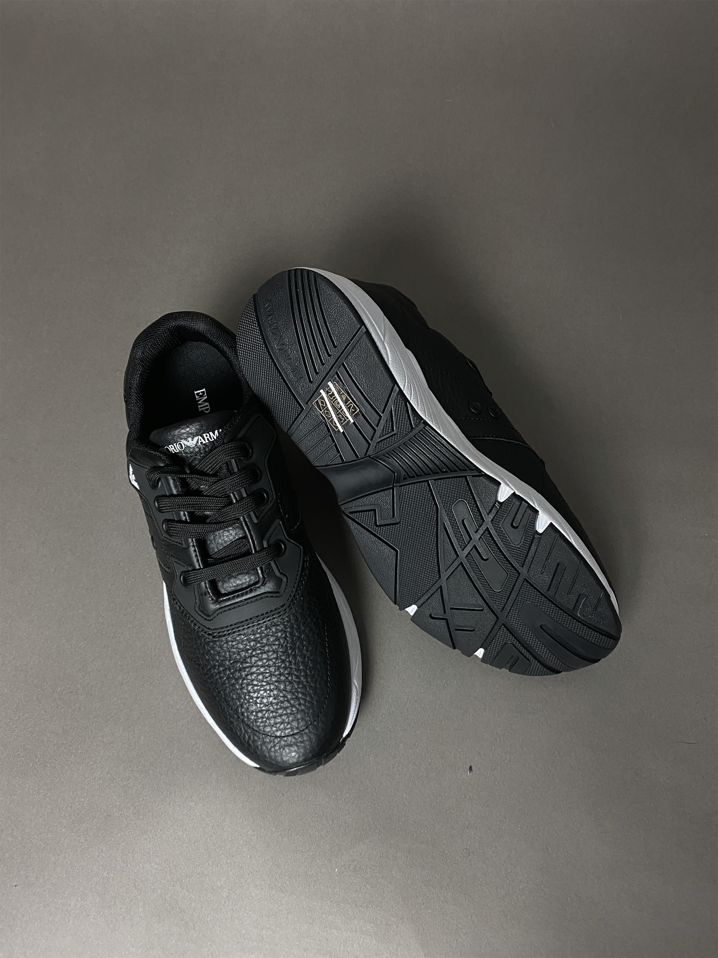 Tênis sport Emporio Armani couro preto