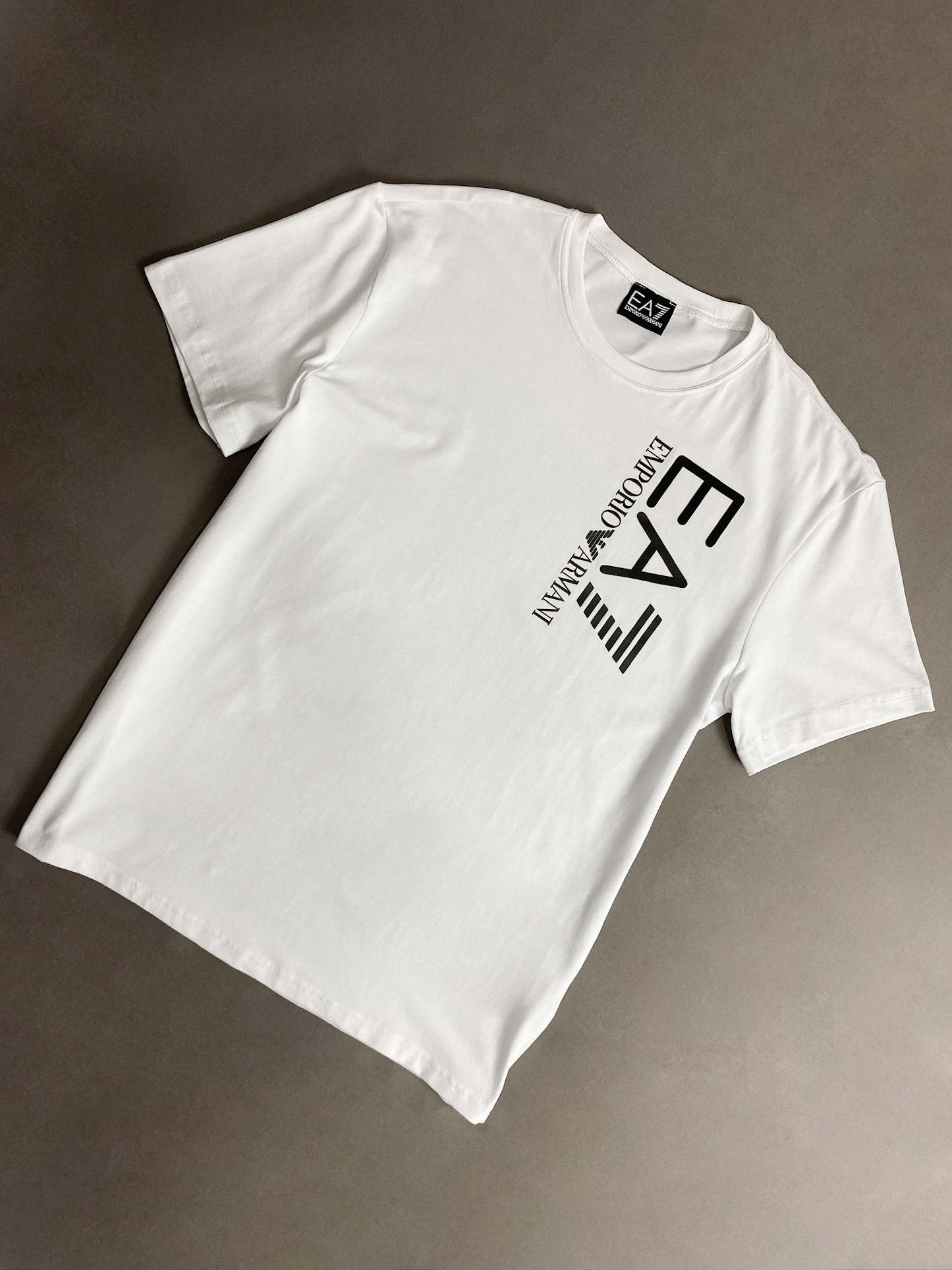 Camiseta EA7 vertical logo