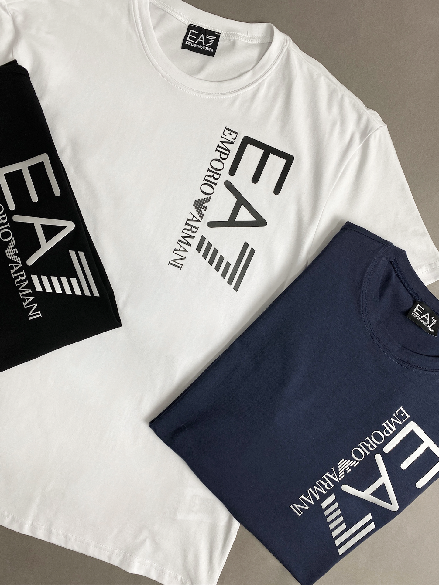 Camiseta EA7 vertical logo