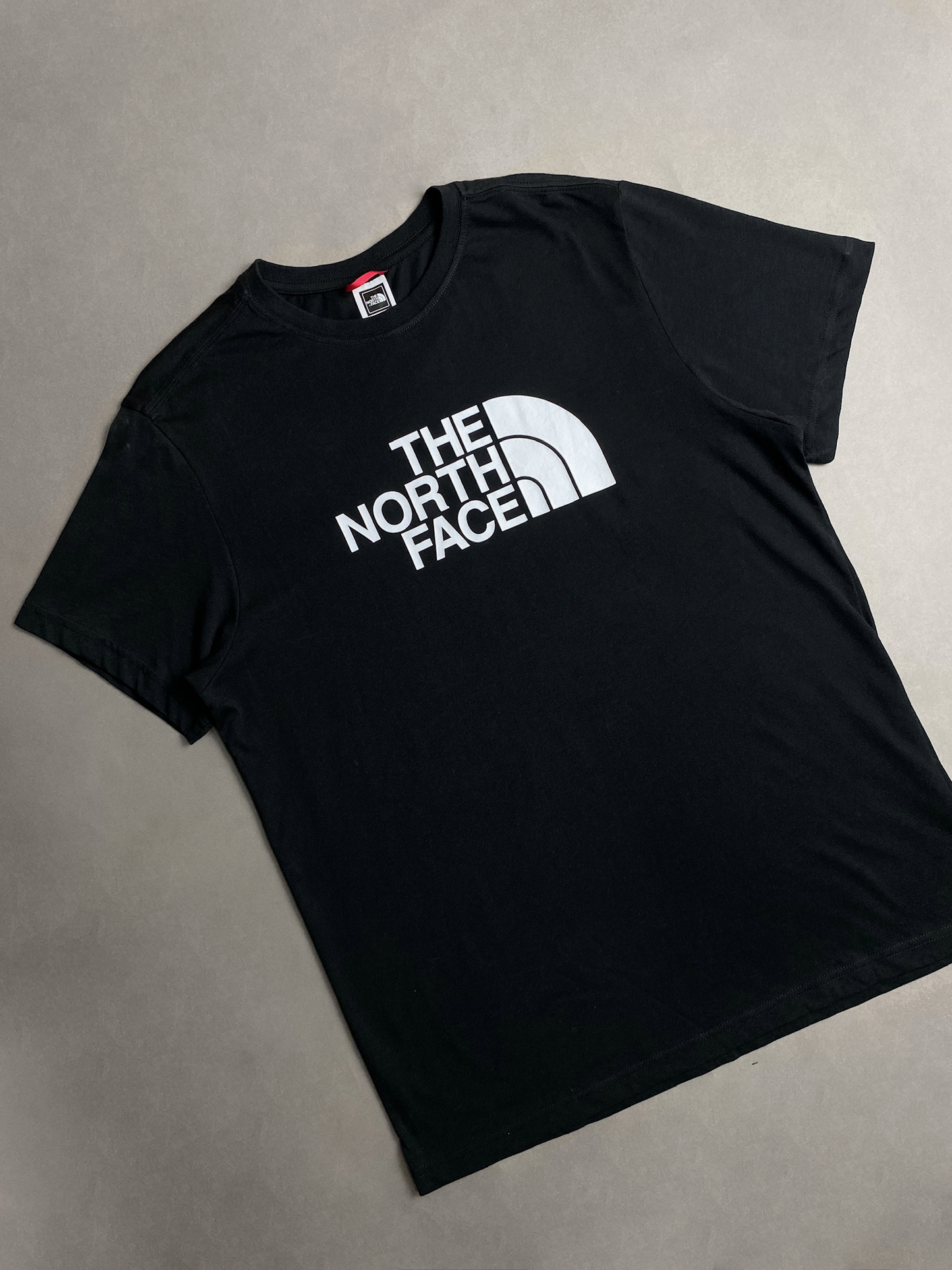 Camiseta The North Face logo clássico