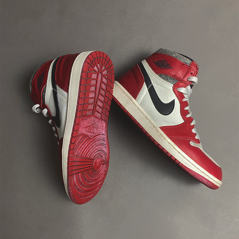 Tênis Nike Air Jordan 1 High OG Chicago Lost and Found