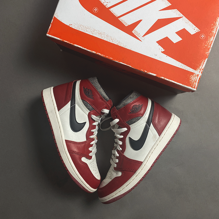 Tênis Nike Air Jordan 1 High OG Chicago Lost and Found